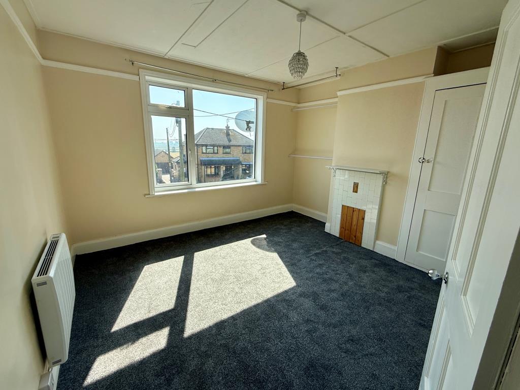 Lot: 56 - THREE-BEDROOM SEMI-DETACHED HOUSE - Bedroom one